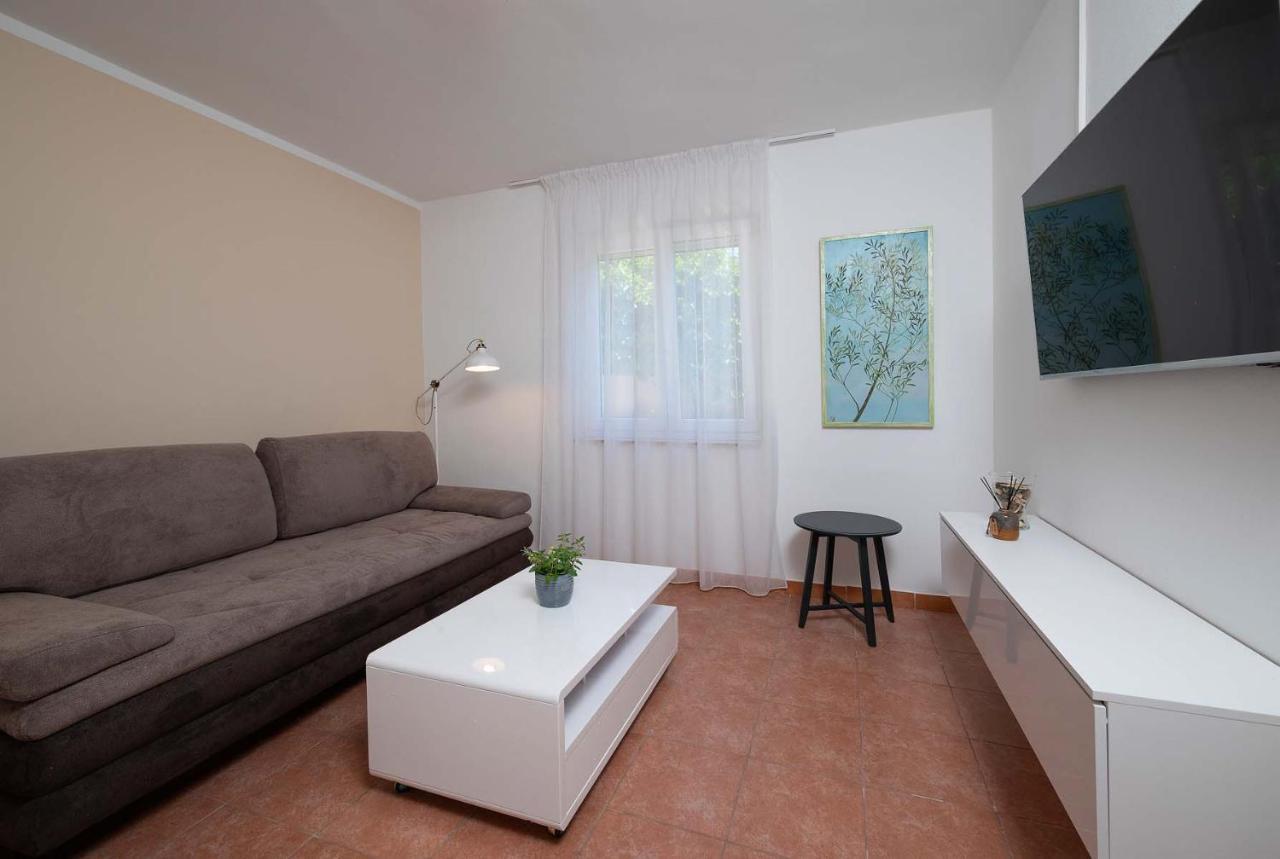 Apartments Pimpinella Premantura Buitenkant foto